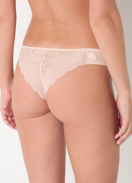 Chantelle Naadloze tanga met kant - achterkant beige