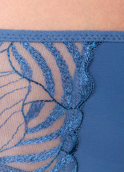 Chantelle Slip met borduring - detail 2 donkerblauw