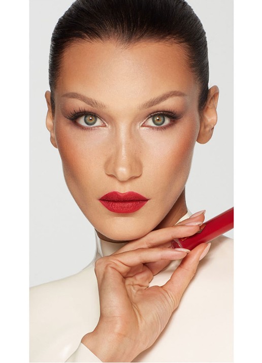 Charlotte Tilbury Airbrush Flawless Lip Blur - matte vloeibare lipstick - detail 6 ruby blur