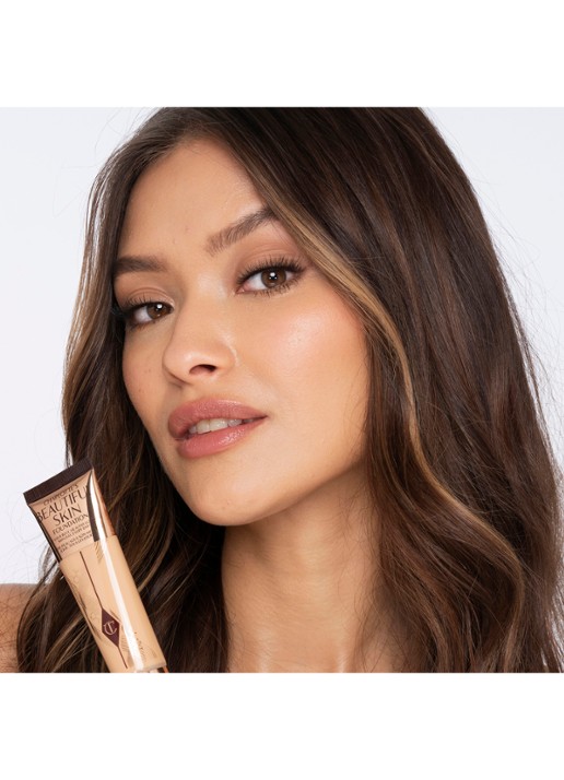 Charlotte Tilbury Beautiful Skin Foundation - vloeibare foundation - achterkant 6 neutral