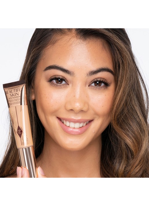Charlotte Tilbury Beautiful Skin Foundation - vloeibare foundation - achterkant 6 warm_3