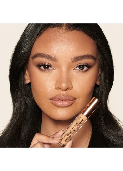 Charlotte Tilbury Beautiful Skin Radiant Concealer - vloeibare concealer - detail 4 11 deep