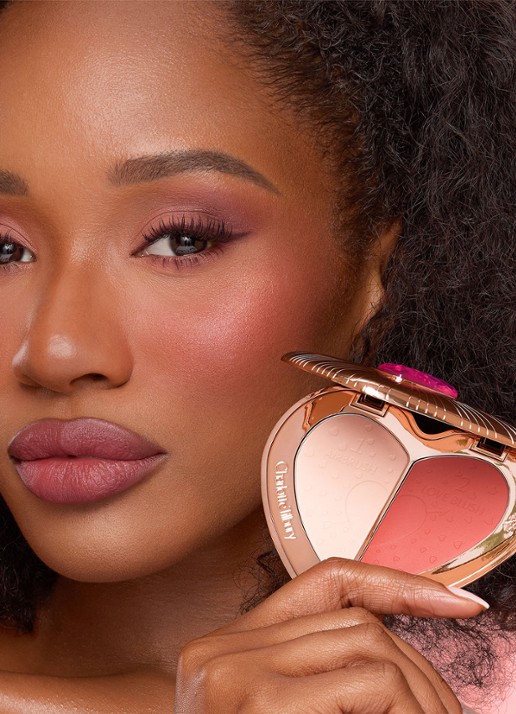 Charlotte Tilbury Beauty soulmates face palette - blush - detail 3 flawless peach
