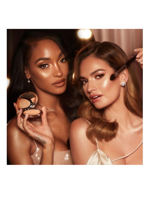 Charlotte Tilbury Hollywood Glow Glide Face Architect Highlighter - detail 5 rose gold glow