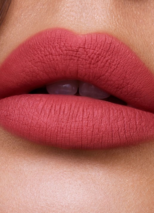 Charlotte Tilbury Hollywood Lip - liquid lipstick - voorkant 2 too bad i'm bad