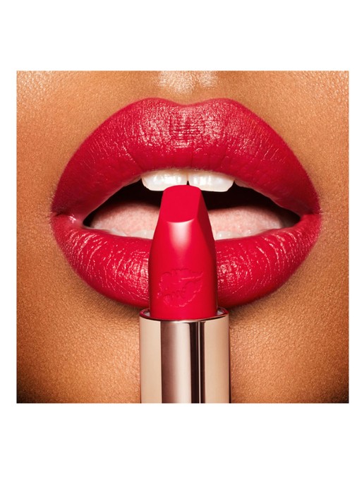 Charlotte Tilbury Hot Lips 2 - lipstick - detail 4 patsy red