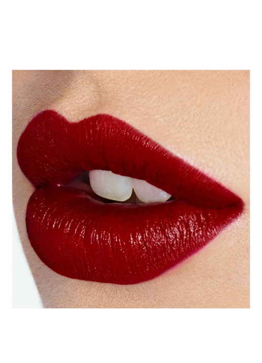 Charlotte Tilbury K.I.S.S.I.N.G lipstick - detail 3 so red