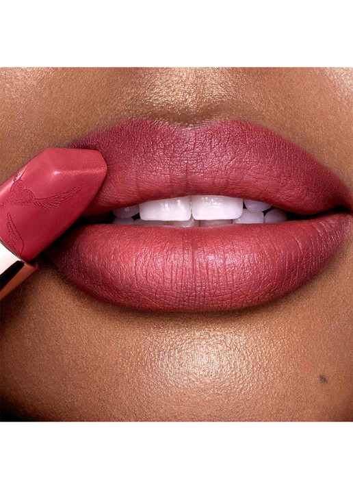 Charlotte Tilbury Look Of Love Matte Revolution Refill - lipstick navulling - detail 4 matte revolution