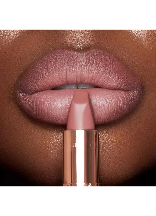 Charlotte Tilbury Matte Revolution - lipstick - detail 3 pillow talk