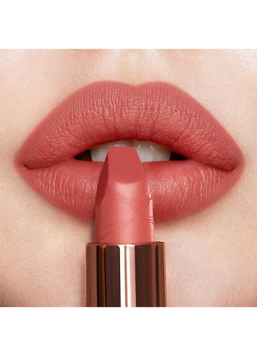 Charlotte Tilbury Matte Revolution - lipstick - detail 6 mrs kisses