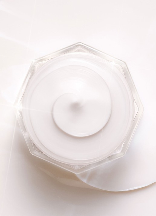 Charlotte Tilbury Mini Charlotte's Magic Cream - travel size hydraterende dagcrème - voorkant 6 undefined