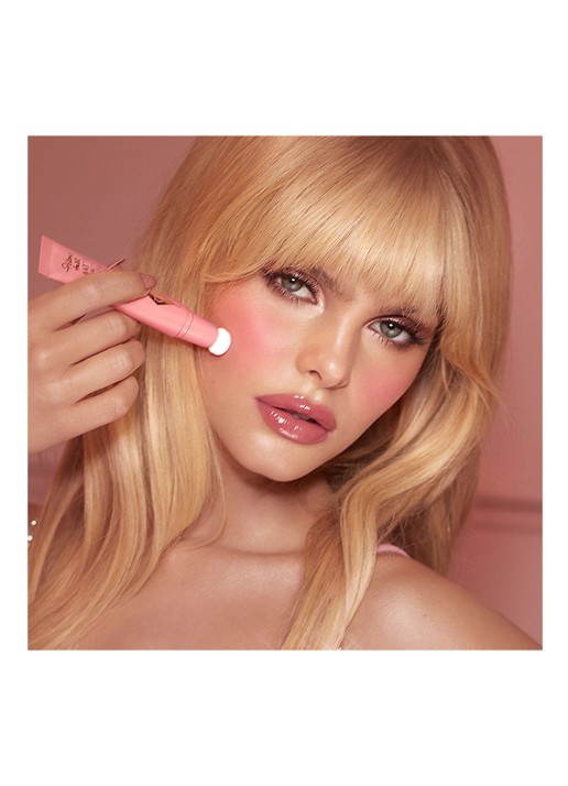 Charlotte Tilbury Pillow Talk Matte Beauty Blush Wand - vloeibare blush - detail 4 pink pop