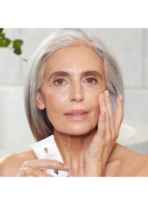 Charlotte Tilbury Super Radiance Resurfacing Facial - exfoliator - detail 3 undefined