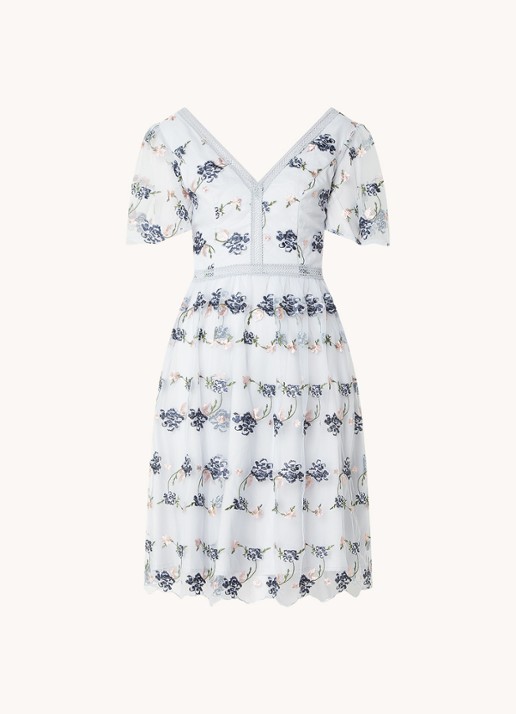 Chi Chi London Lace semi-transparante midi tuniekjurk van kant - voorkant 2 blauwgrijs