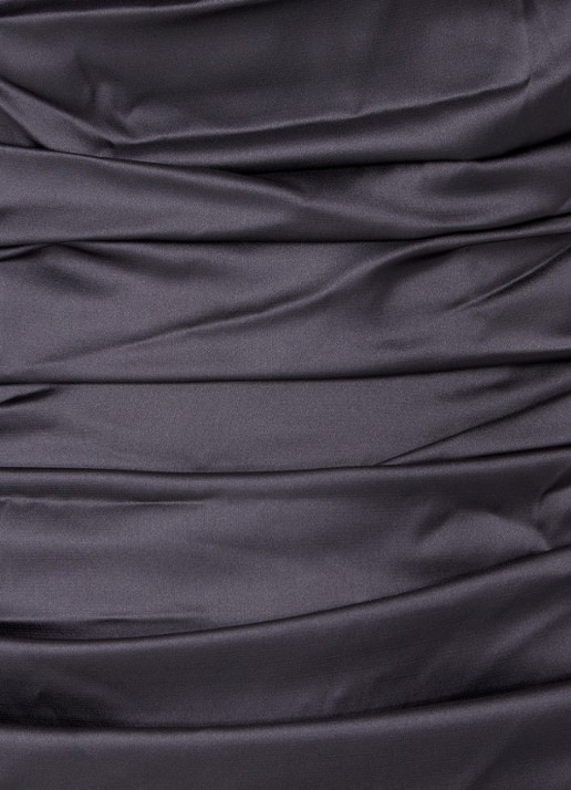 Chi Chi London Maxi jurk van satijn met plooidetail - detail 4 donkerblauw