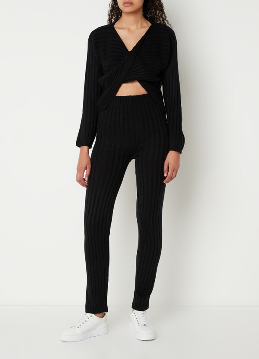 Chi Chi London Ribgebreide loungeset - detail zwart