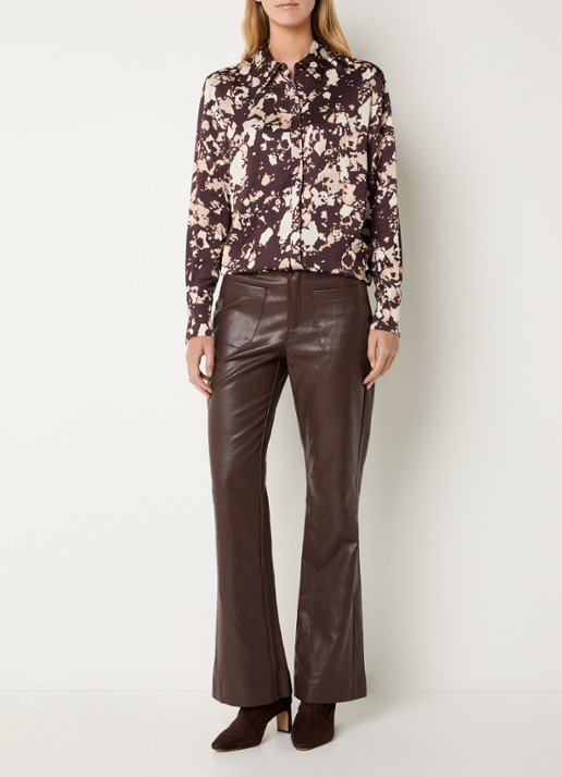Claudia Sträter Blouse van satijn met grafische print - voorkant 3 chocoladebruin