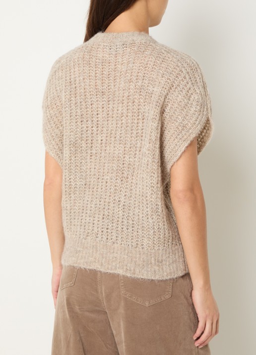 Claudia Sträter Grofgebreide mouwloze trui in alpaca wolblend - achterkant 4 donkerbeige