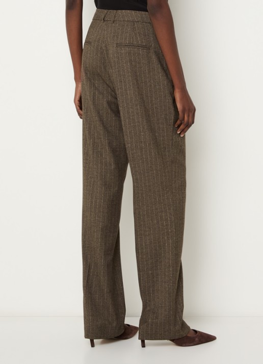 Claudia Sträter High waist straight fit pantalon met krijtstreep en lurex - achterkant lichtbruin