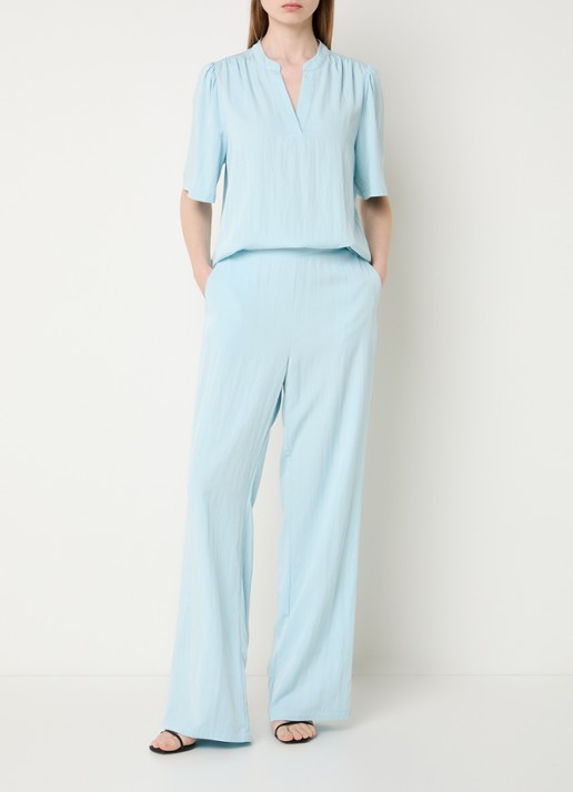 Claudia Sträter Mid waist straight fit broek met steekzakken  - voorkant 3 lichtblauw