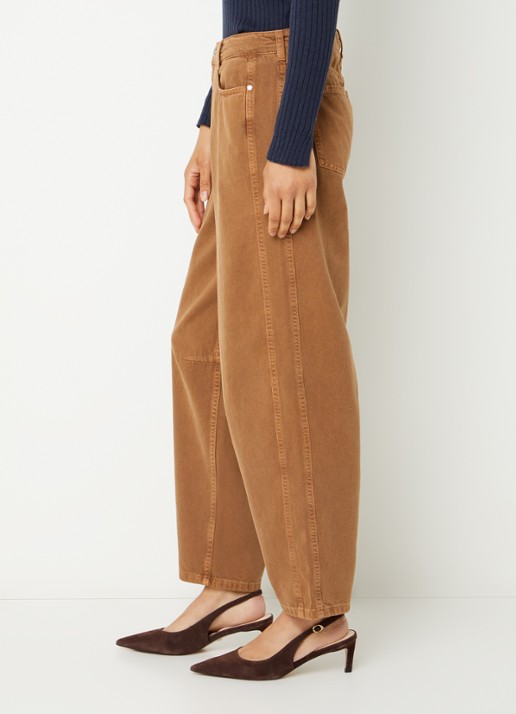 Claudia Sträter Mid waist tapered fit jeans met gekleurde wassing - detail 3 cognac