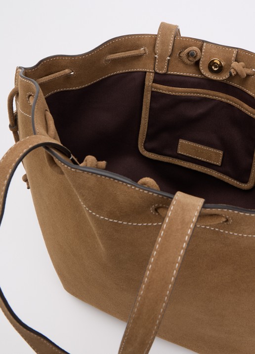 Claudie Pierlot Alban schoudertas van kalfssuède met trekkoord - detail 3 zand