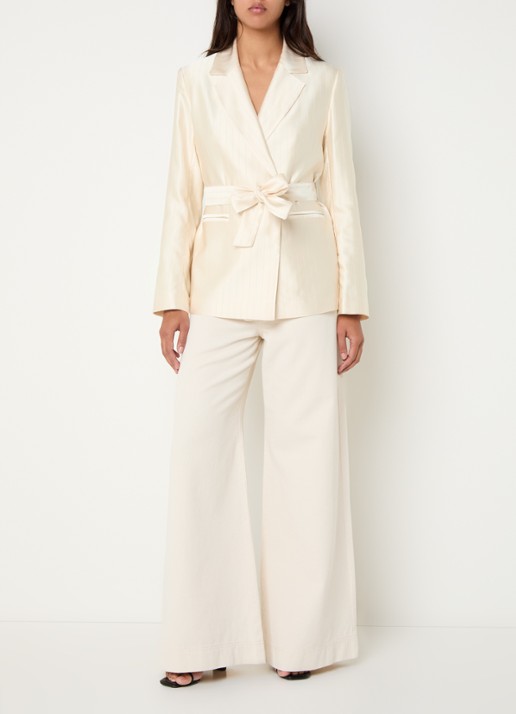 Claudie Pierlot Blazer van satijn met ceintuur - voorkant 4 vanillegeel