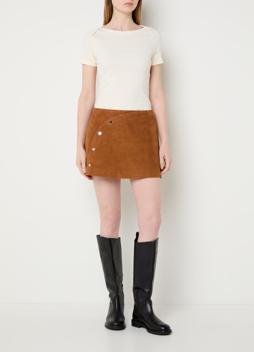 Claudie Pierlot Charlina minirok van geitensuède met sierknopen - voorkant 3 camel