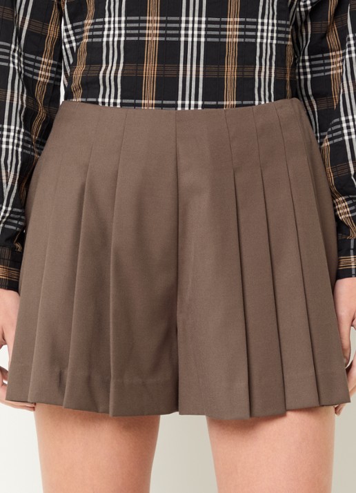 Claudie Pierlot High waist straight fit korte broek in wolblend met plooien - detail bruin