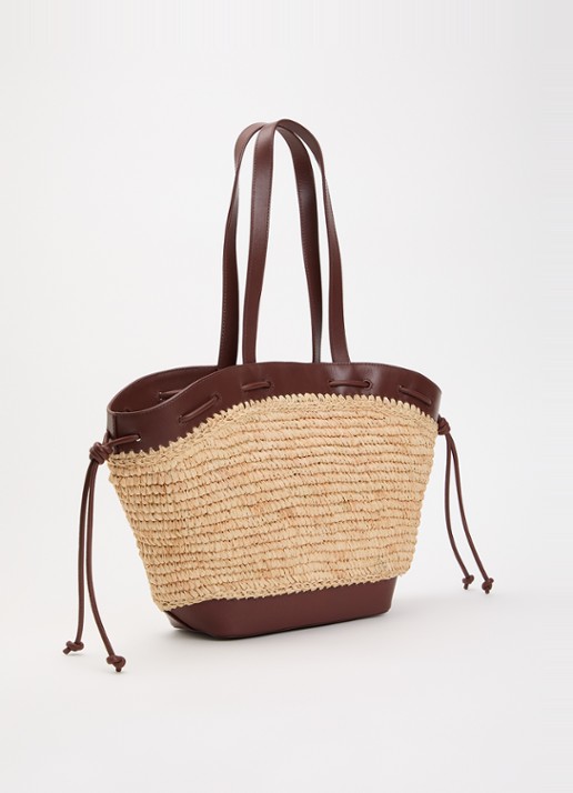 Claudie Pierlot Schoudertas van raffia met details van kalfsleer - achterkant kastanjebruin