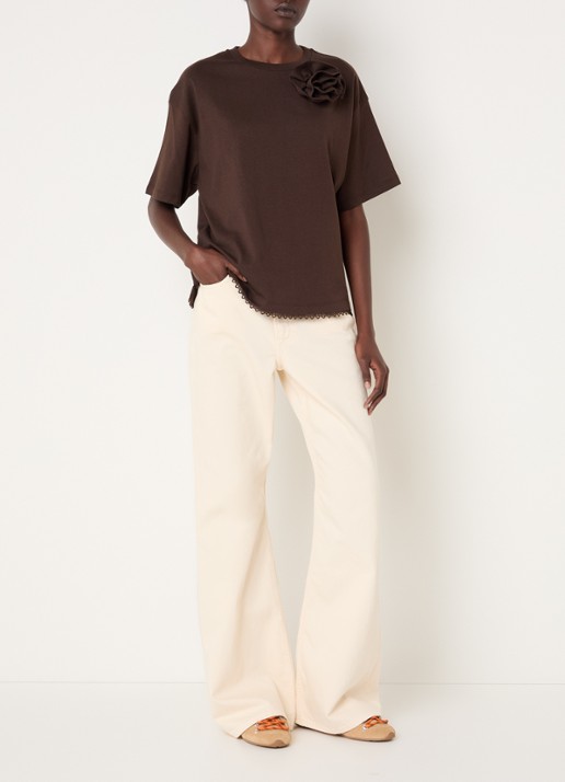 Claudie Pierlot T-shirt met ronde hals en geschulpte zoom - voorkant 3 hazelnootbruin