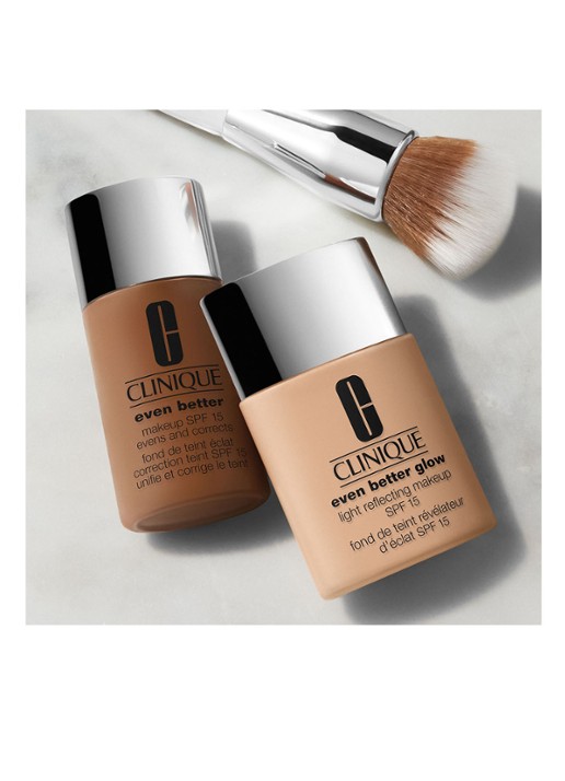 Clinique Buff Foundation Brush - foundation kwast - detail 4 undefined