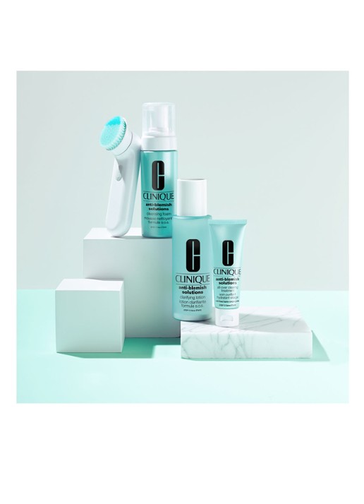 Clinique Stap 1: Reingen - Anti-Blemish Solutions Cleansing Foam - vette huid/acné- reinigingsschuim - detail 3 undefined