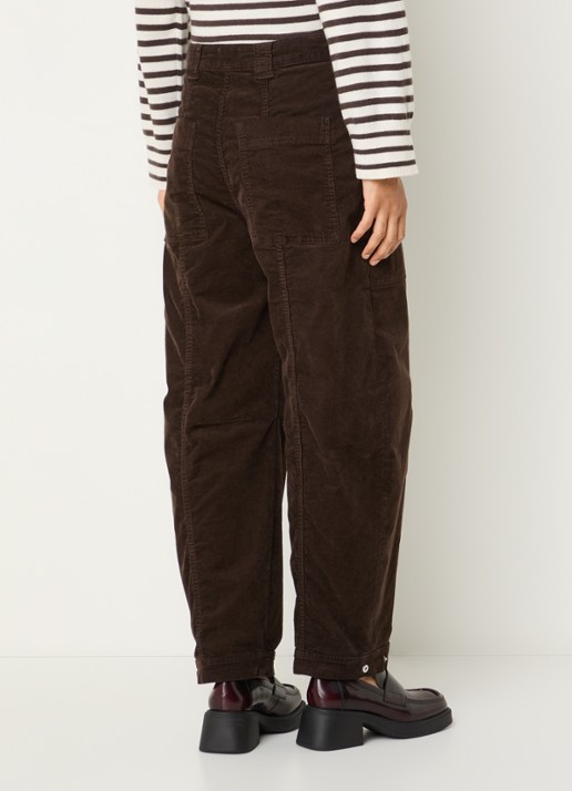 CLOSED Rhannon mid waist balloon fit broek van corduroy met opgestikte zakken - achterkant donkerbruin