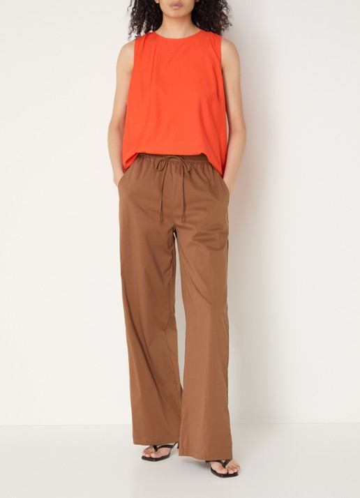 Co'Couture Elara high waist straight fit broek met steekzakken - voorkant 2 cognac