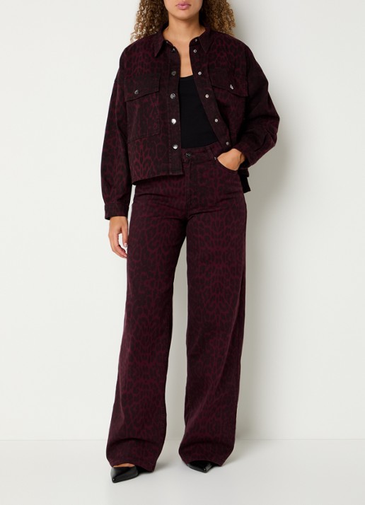 Co'Couture Leo high waist wide leg jeans met panterprint - voorkant 2 bordeauxrood