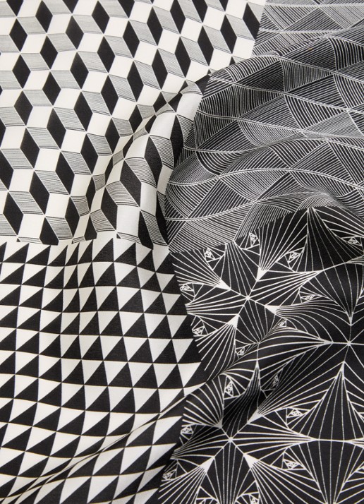 Co'Couture Shilacc sjaal van zijde met grafische print 52 x 52 cm - detail 3 beige