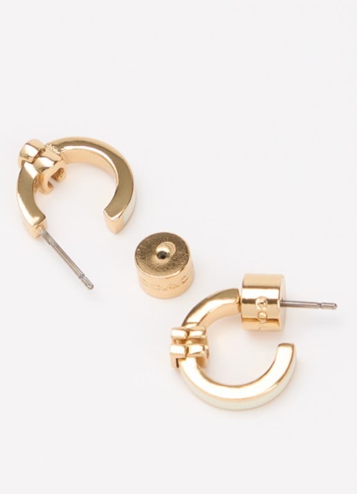 Coach Enamel C Huggie oorringen - detail 2 goud