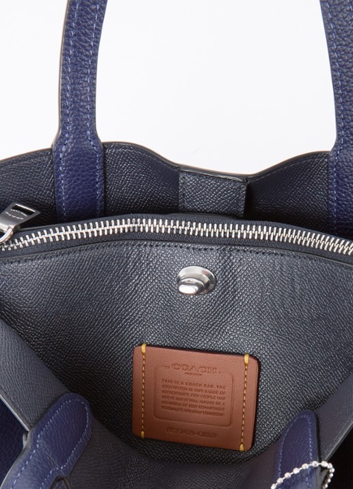 Coach Willow 24 handtas van leer met afneembare schouderriem - detail 4 donkerblauw