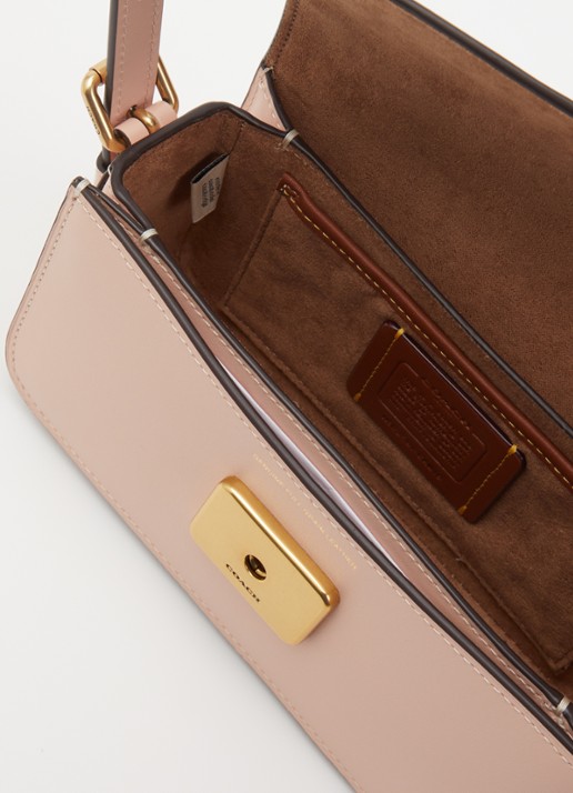 Coach Zoe schoudertas van leer - detail zalmroze