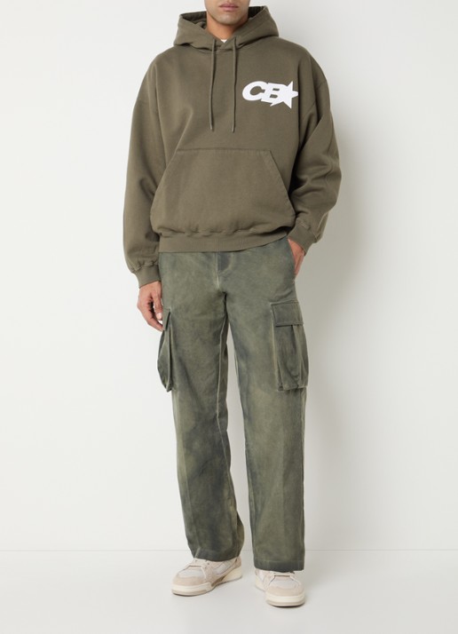 Cole Buxton Hoodie met logo- en backprint - voorkant 3 bronsgroen
