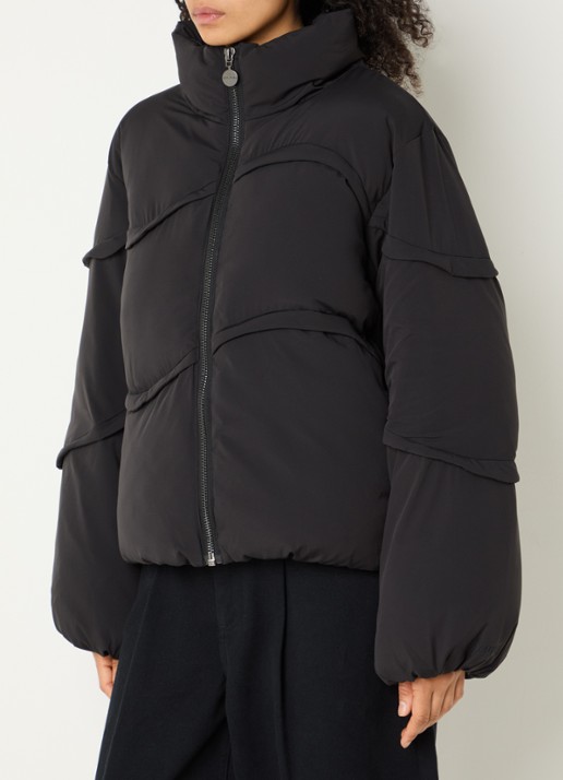 Copenhagen Muse CMCicco puffer jack met asymmetrisch detail - detail 4 zwart