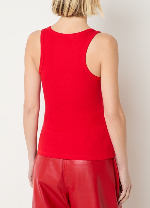 Copenhagen Muse Siv tanktop met ribstructuur en ringdetail - achterkant rood