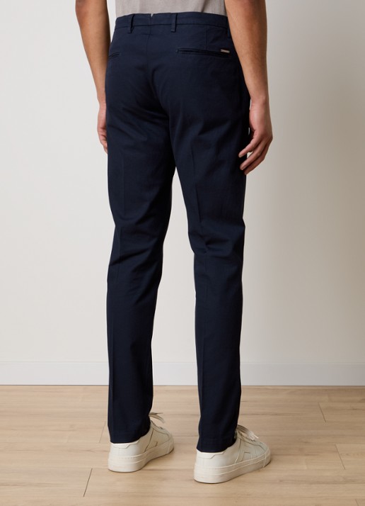 Corneliani Slim fit chino in linnenblend met steekzakken - achterkant 6 donkerblauw