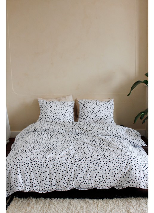 Crisp Sheets Dots dekbedovertrekset van katoen - inclusief kussenslopen - voorkant 2 wit