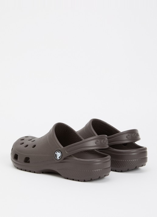 Crocs Classic Clog instapper met logo  - achterkant 3 donkerbruin