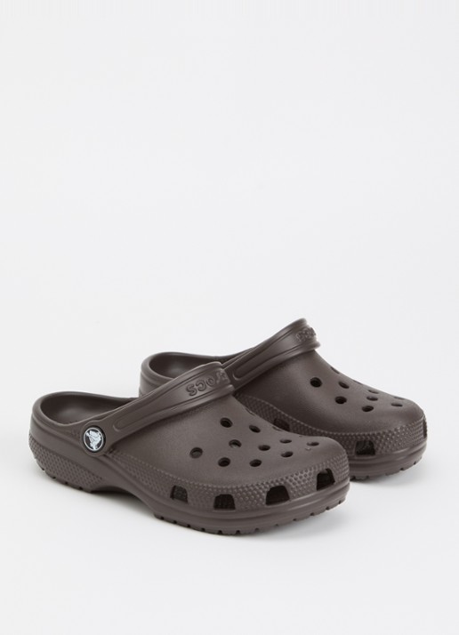 Crocs Classic Clog instapper met logo  - voorkant 2 donkerbruin