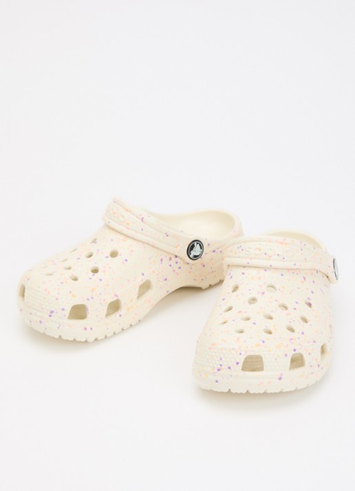 Crocs Classic Glow Paint Splatter Clog instapper met logo - voorkant 3 ivoor