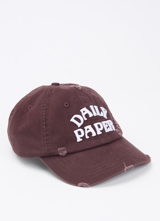 Daily Paper Stack Arch pet met logoborduring - voorkant 2 donkerbruin
