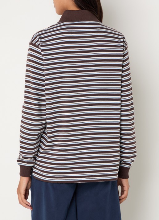 Damson Madder Remie regular fit polo met streepprint - achterkant chocoladebruin